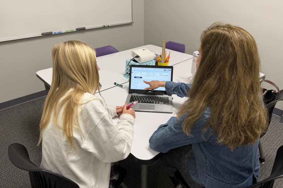 Language Arts tutor helping a student in Fort Worth, TX