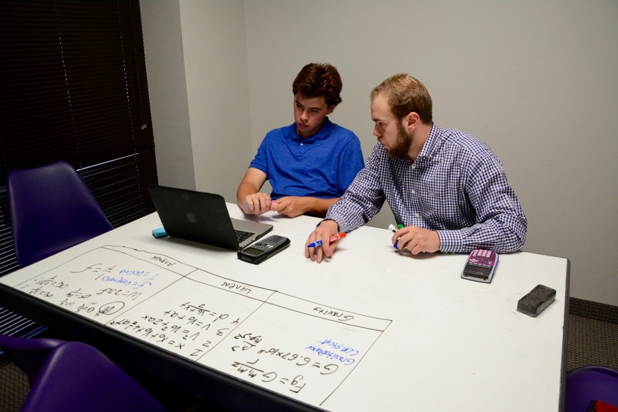 Science tutor helping a student in Fort Worth, TX