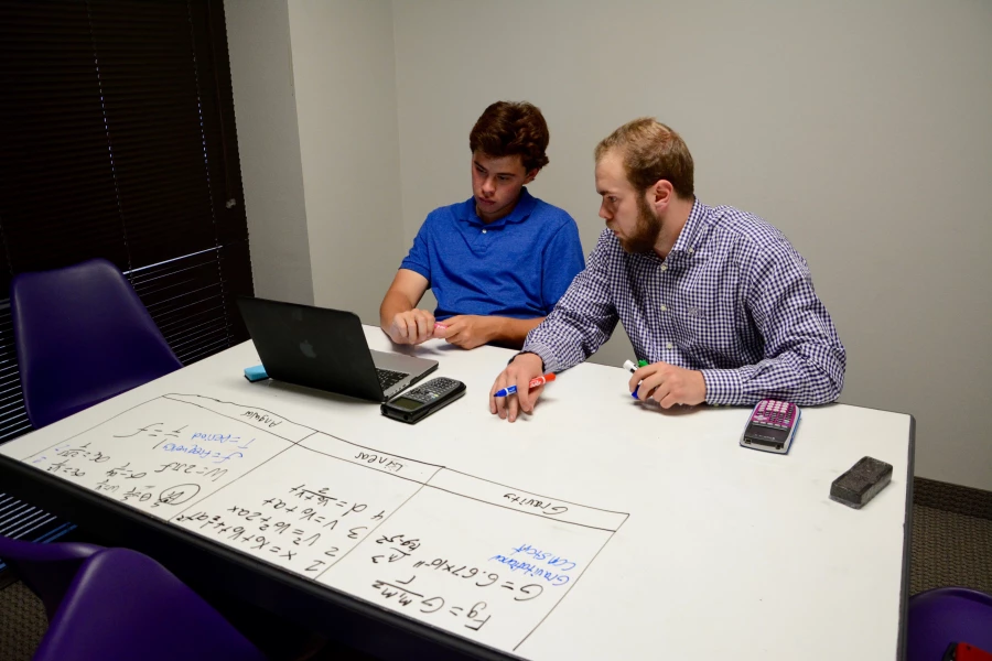 Science tutor helping a student in Fort Worth, TX